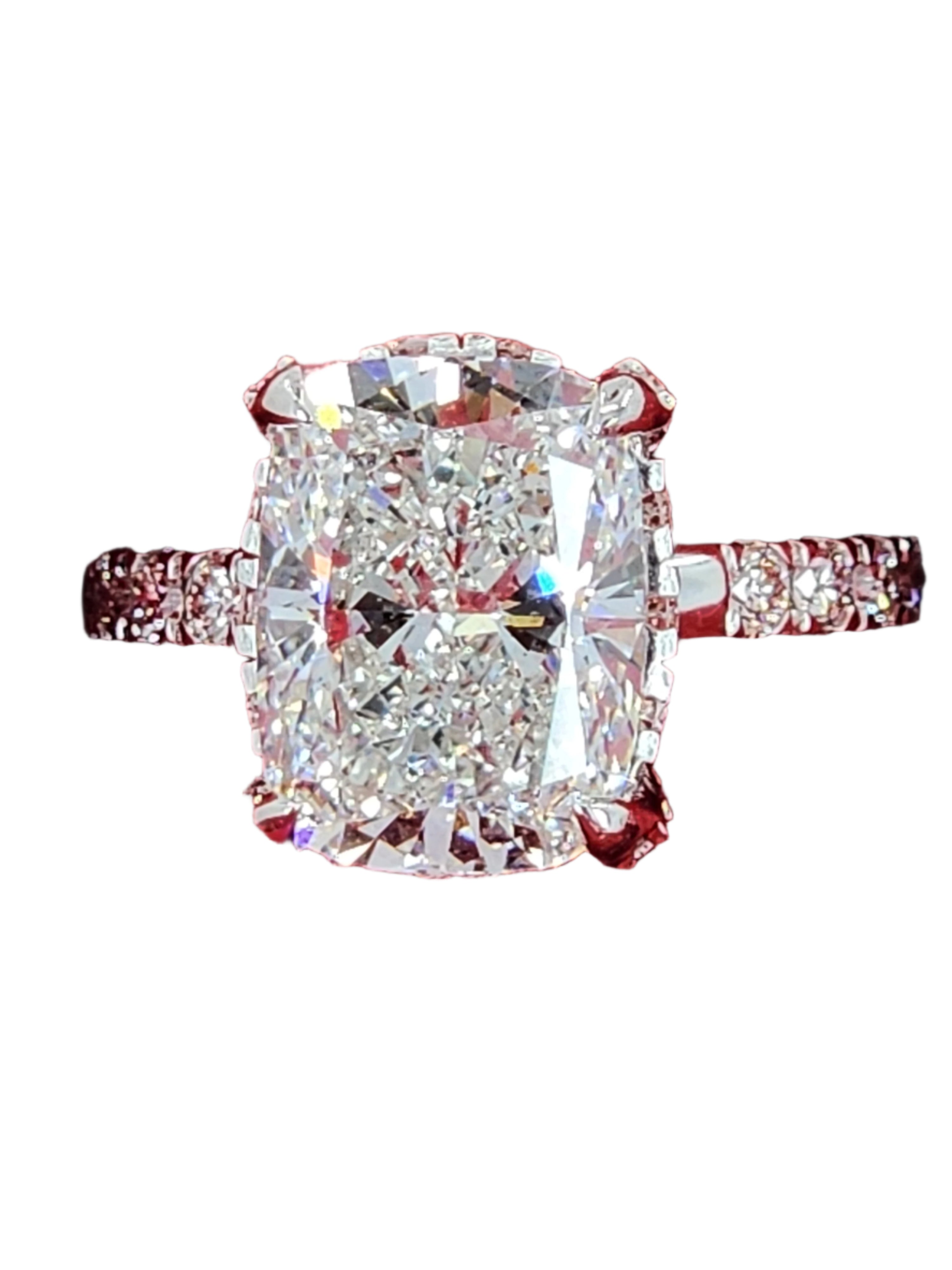 Why a Lab Grown Cushion Cut Diamond Ring Is 2025’s Most Wanted Sparkler